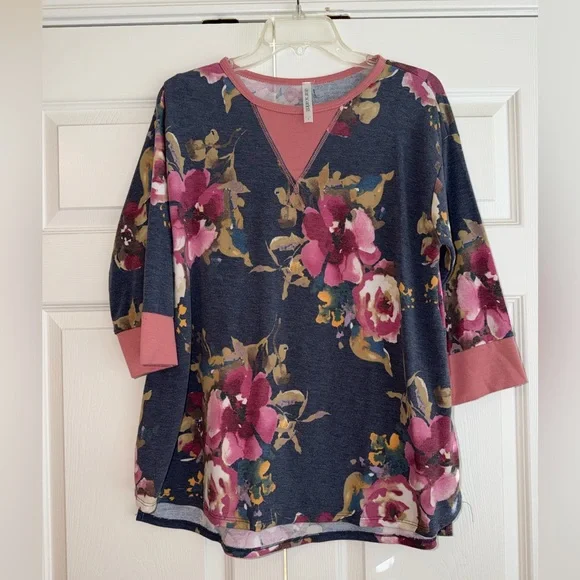 Dear Scarlett Floral 3/4 Sleeve Shirt - Picture 1 of 4